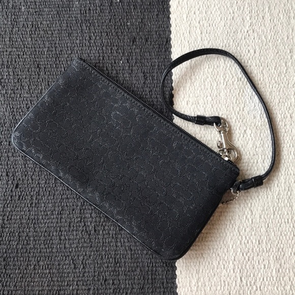 Coach wristlet - Picture 2 of 4